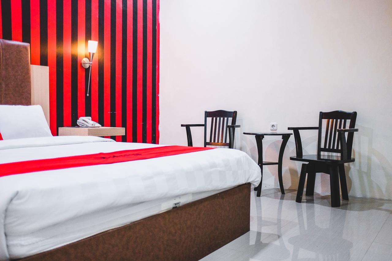 Reddoorz Plus Near Mall Panakukang Makassar Buitenkant foto